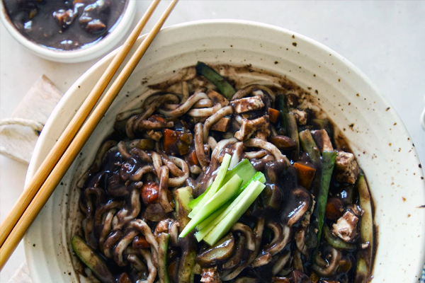 Beijing Zha Jiang Mian - Veg