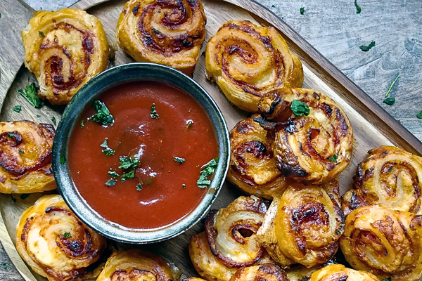 Chicago Style Pizza Puff - Veg